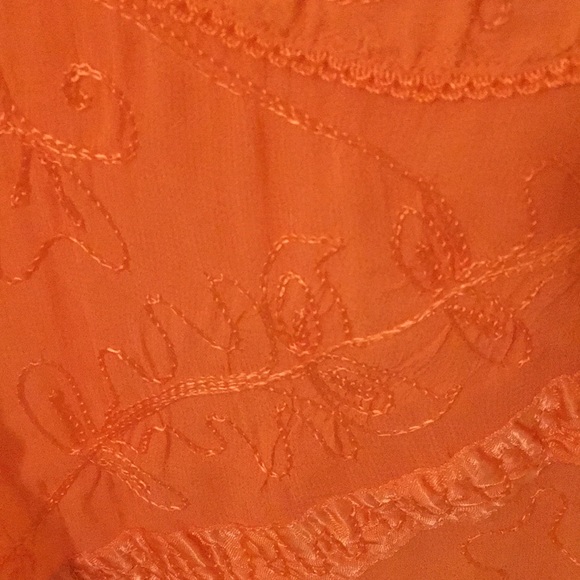 Top - Picture 2 of 2